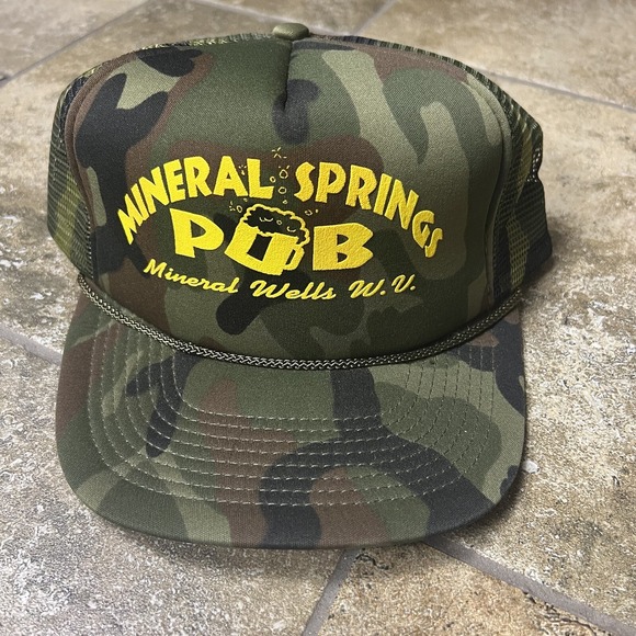 VINTAGE 90s Bar Beer Hunting Fish Camo Snapback Hat Trucker Cap USA Farm Work - Picture 1 of 5